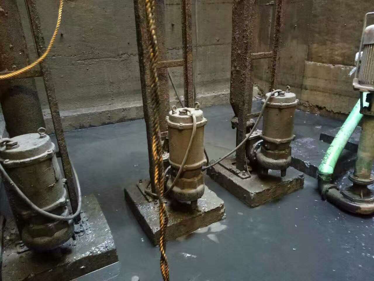 田东污水池清理