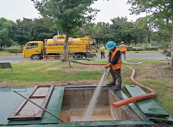 田东化油池清理